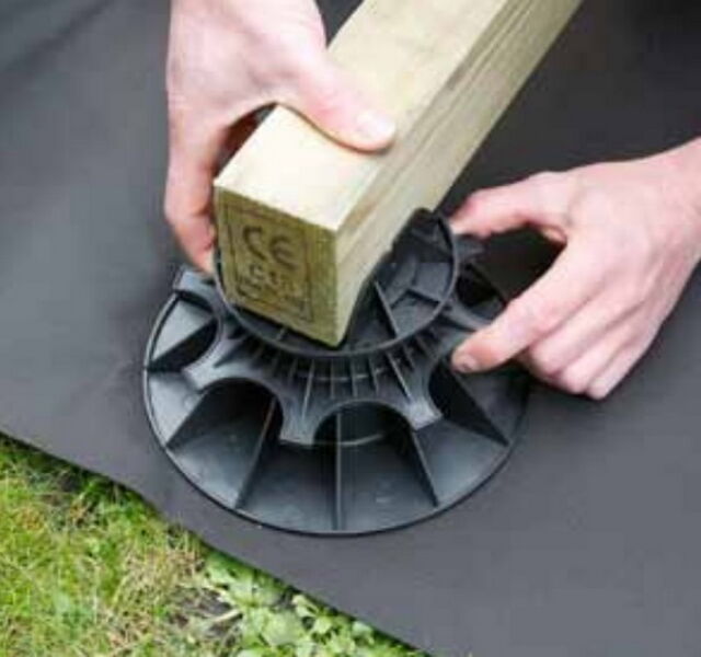 Bodenträger / Stellfuss 80-140 mm verstellbar, PVC