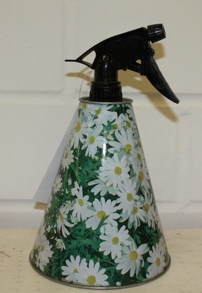 Blumensprüher Zink mit Blumenmuster