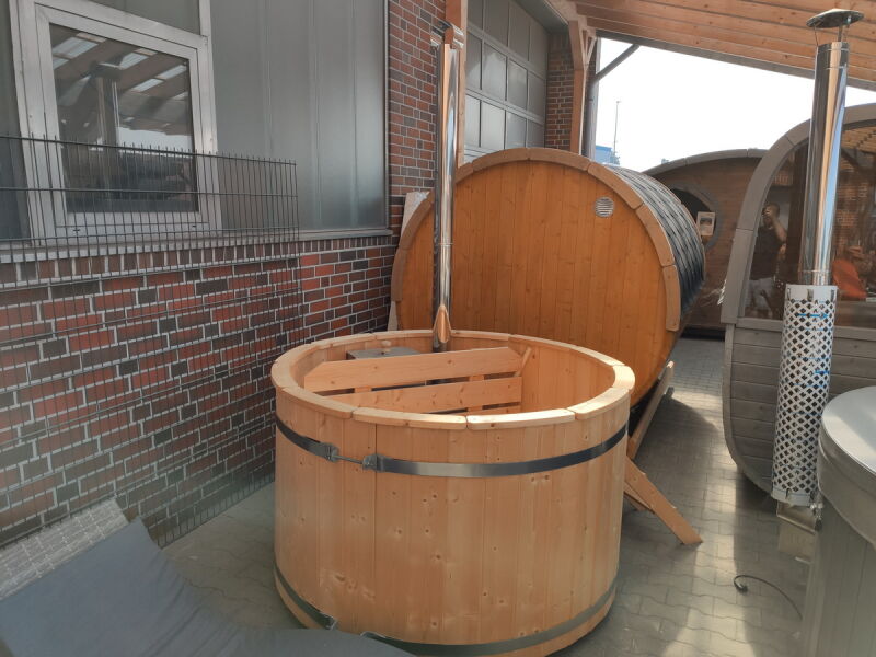 Hot Tub Badefass ECO mit Innenofen in verschiedenen Größen