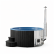 Hot Tube DeLux SCHWARZ gestrichen / GFK - Einsatz blau / V2A Ofen inkl. LED, Whirlpool und mit Premium Leder Deckel, ø 200 cm, mit integriertem Aussenofen, Thermoholz beplankt und gestrichen in schwarz