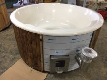 Hot Tub DeLux Thermoholt natur / GFK - Einsatz weiß / V2A Ofen inkl. LED, Whirlpool und mit Premium Leder Deckel, ø 200 cm, mit integriertem Aussenofen, Thermoholz beplankt