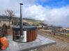 Hot Tub DeLux Thermoholz natur / GFK - Einsatz grau / V2A Ofen inkl. LED, Whirlpool und mit Premium Leder Deckel, ø 200 cm, mit integriertem Aussenofen, Thermoholz beplankt