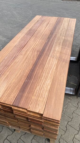 Cumaru Terrassendiele 21x140x3050 mm, Oberfläche beidseitig glatt