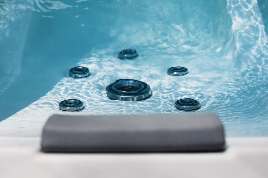 NJORD HORIZON KOMPAKT Whirlpool, 215 x 166 cm, 2 Personen, 22 Düsen, WLAN-Funktion, Premium Outdoor Spa, skandinavisches Design