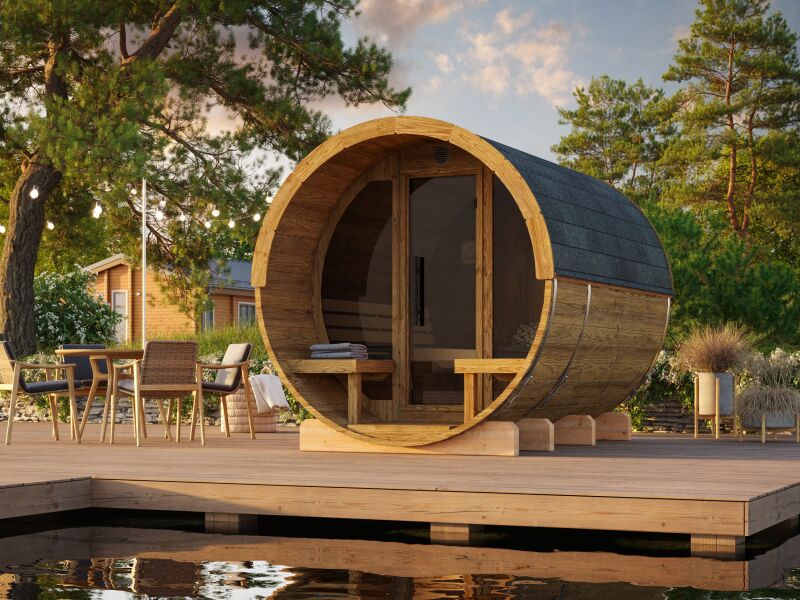 Palmako Saunafass Modell ANITA 1,6+0,7 m² - 220x290 cm + 78 cm Terrasse, inkl. Dachschindeln schwarz, mit Glasfrost, Thermoholz